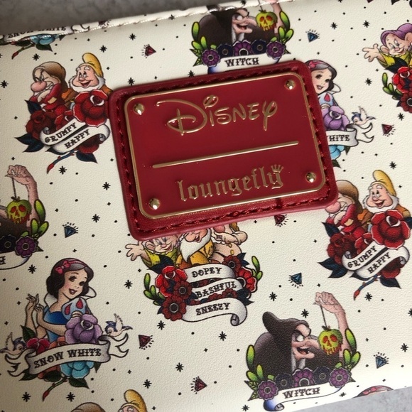 Loungefly Disney Snow White Tattoo Zip Around Wallet NWT - Picture 10 of 14